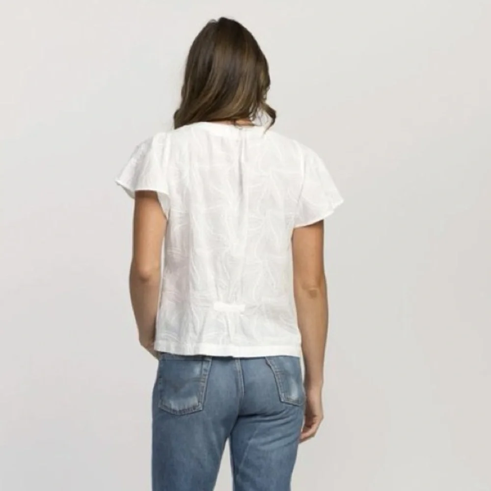 NWT Trovata Angela Flutter Sleeve Blouse in White - Picture 3 of 7